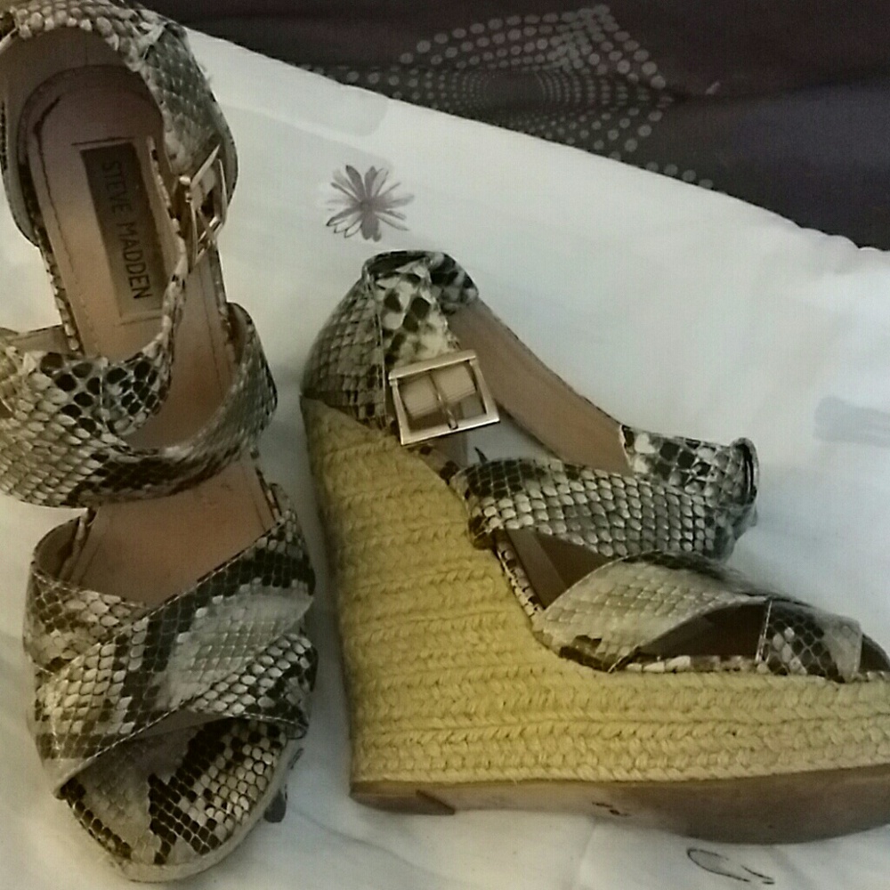 Steve Madden wedges size 10
